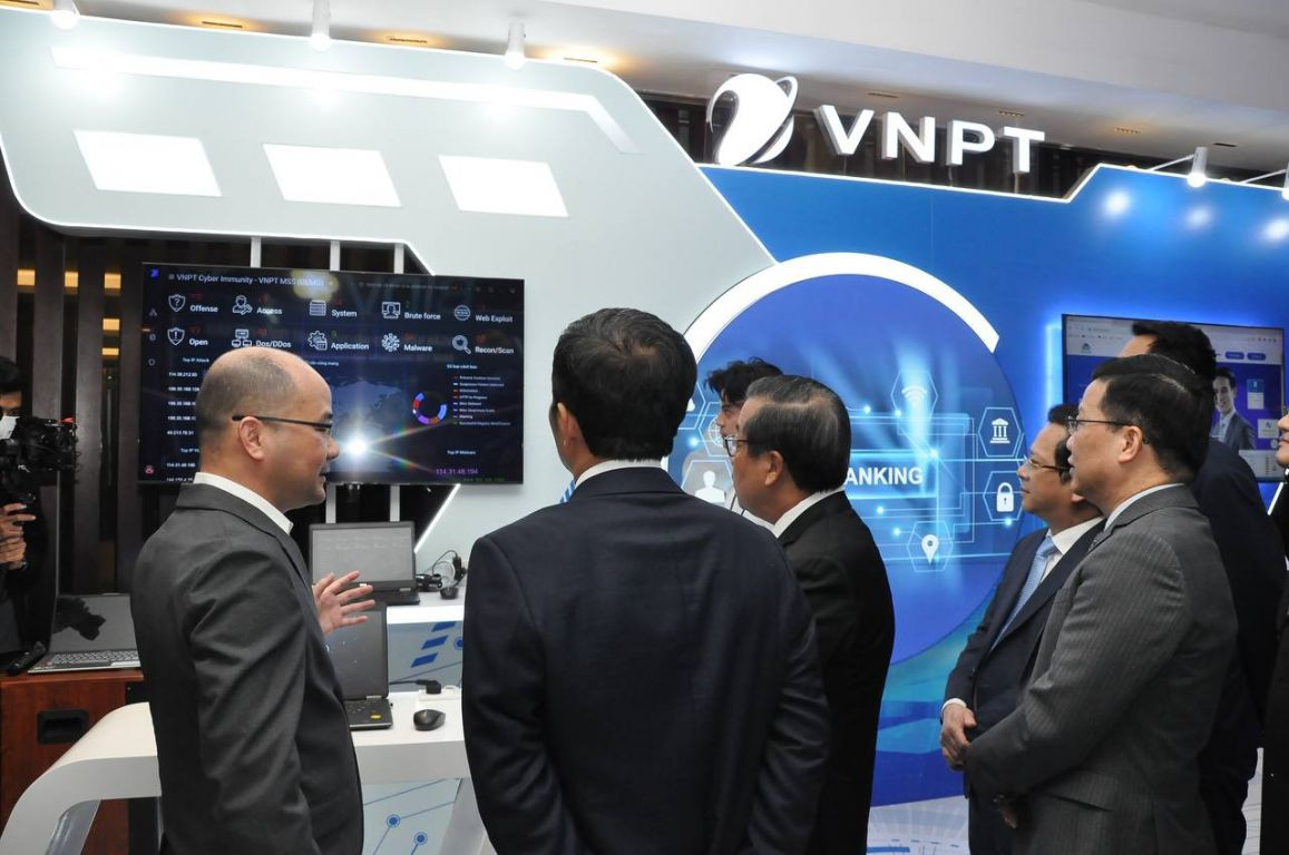 VNPT giới thiệu các giải pháp chuyển đổi số ngân hàng 1